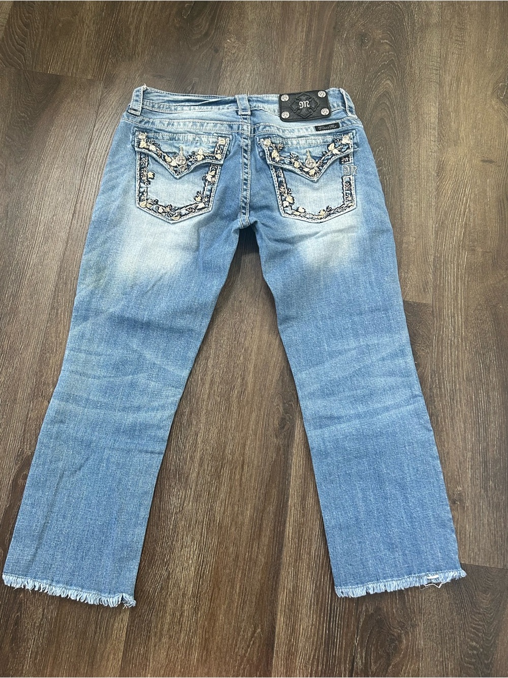 Miss Me Signature Cuffed Capri Jeans